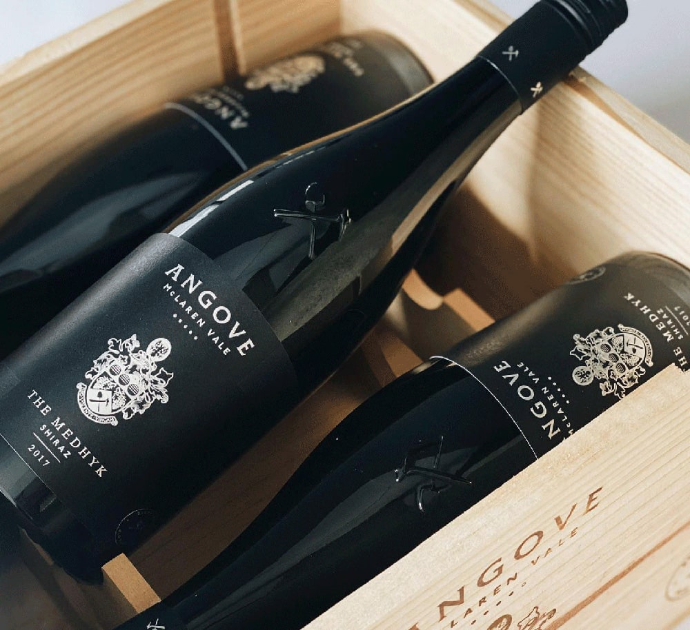 https://www.vinocorpperu.com/images/bodegas/angove/ENVASES-min.jpg