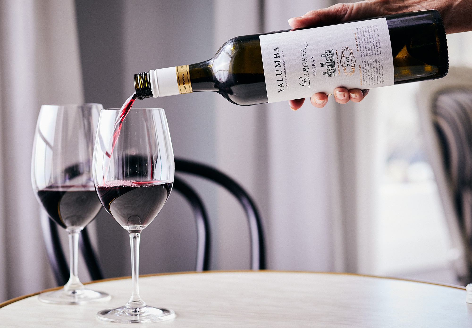 https://www.vinocorpperu.com/images/bodegas/yalumba/Apasionados-por-el-vino-min.jpg